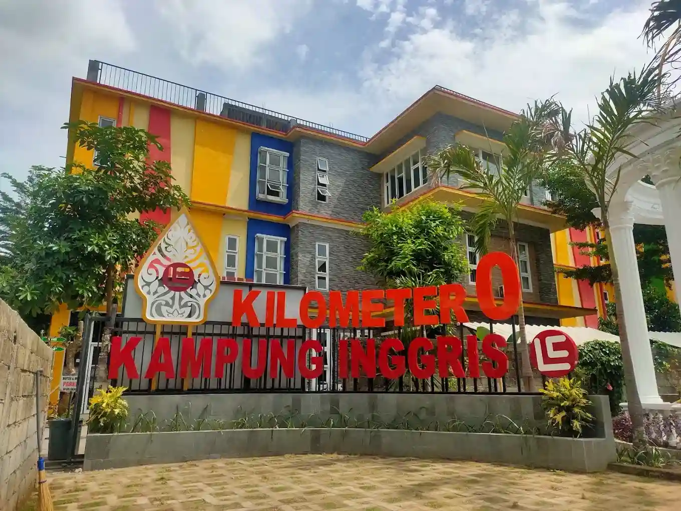 Signage Kampung Inggris Language Center (KILC)